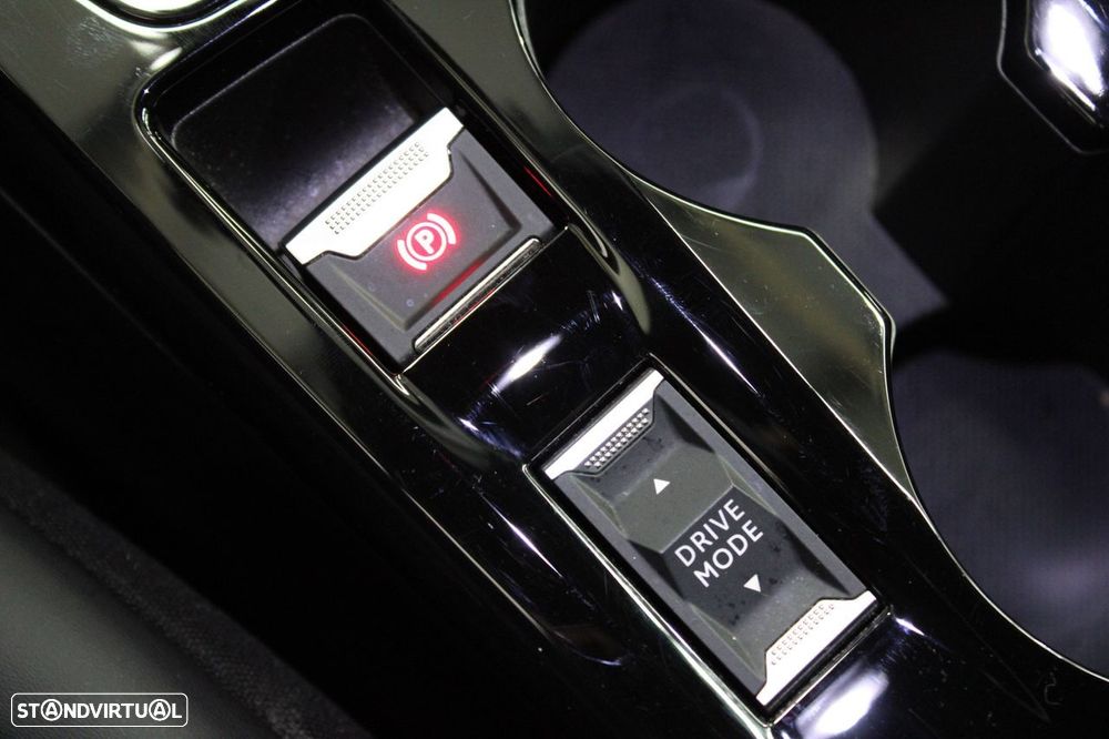 Peugeot 2008 1.2 Hybrid Allure e-DCS6 - 16