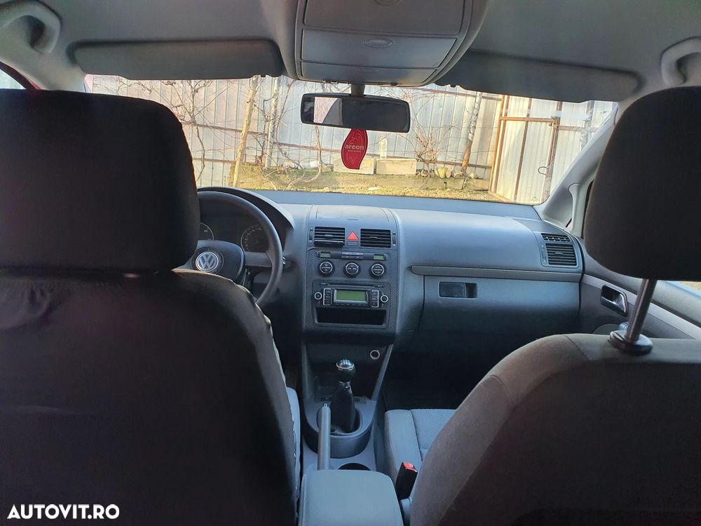 Volkswagen Touran - 6