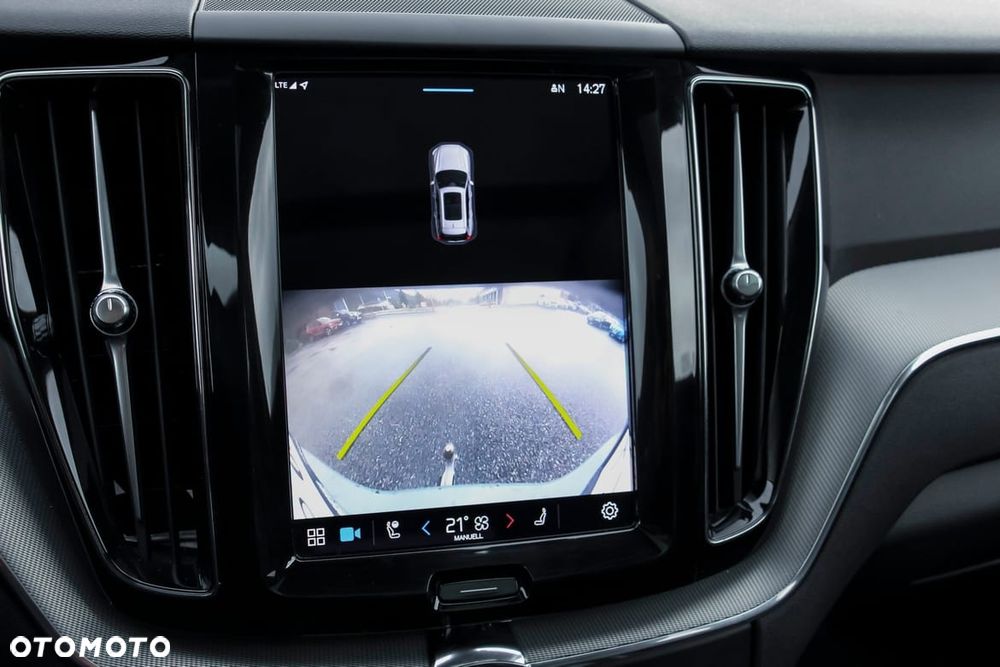 Volvo XC 60 T6 Plug-In Hybrid AWD Plus Dark - 12