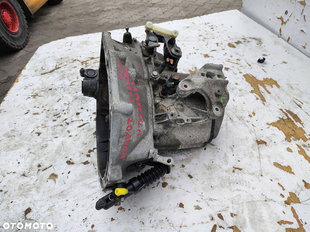 SKRZYNIA 5 BIEGÓW 20A701 PEUGEOT 208 FL1.2 PURETECH - 4