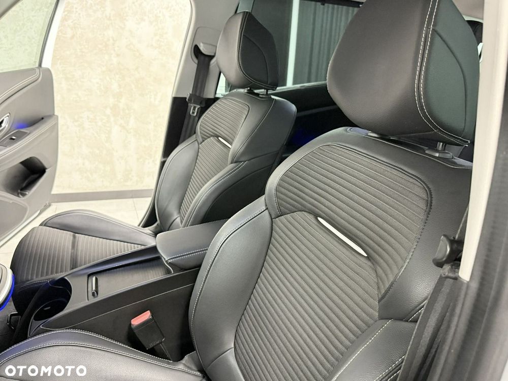 Renault Grand Scenic - 36