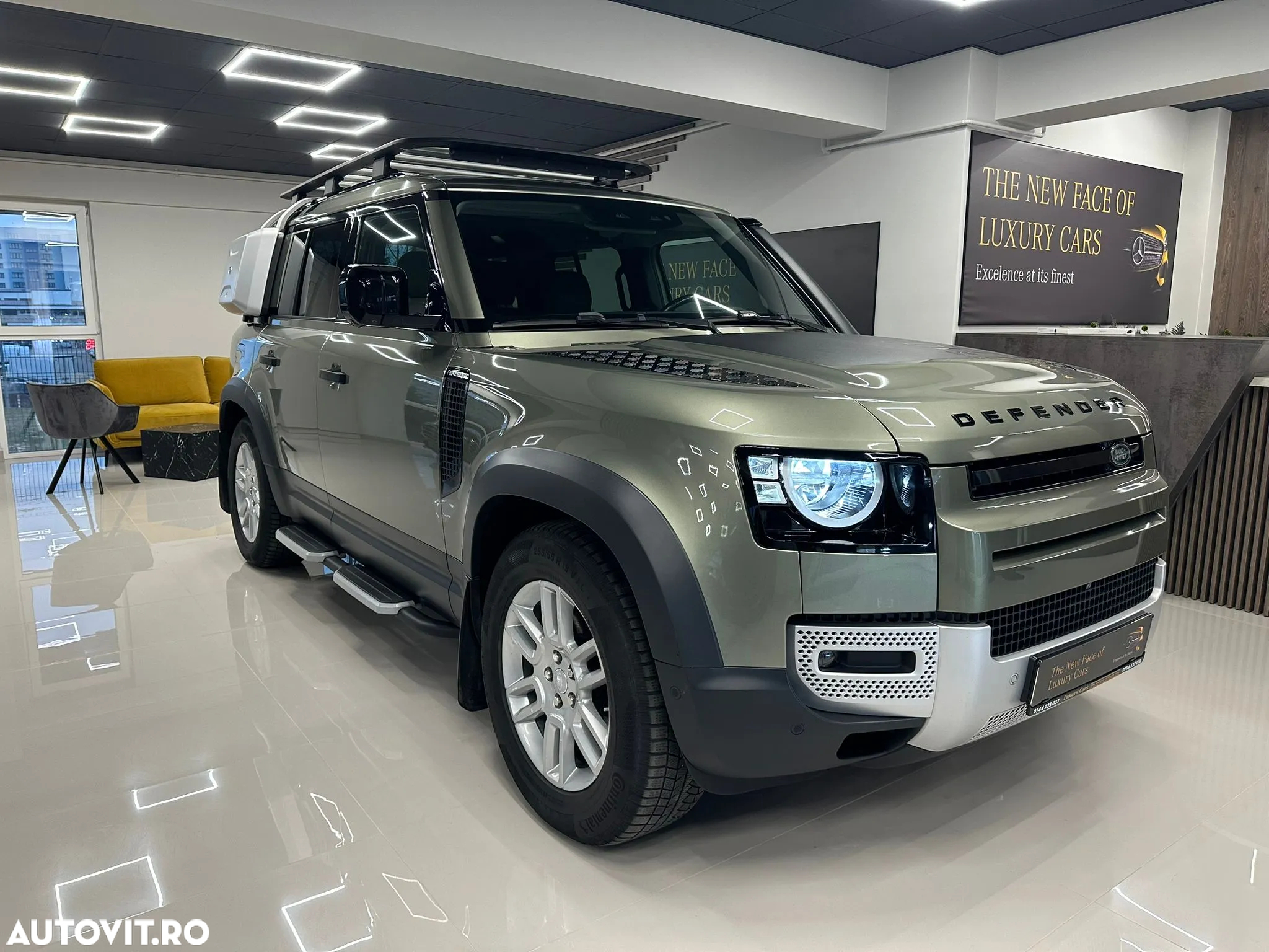 Land Rover Defender 110 2.0L D240 S - 8