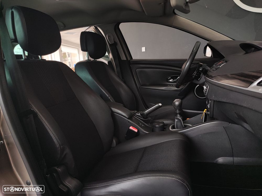 Renault Mégane Sport Tourer 1.4 TCE Dynamique S - 29