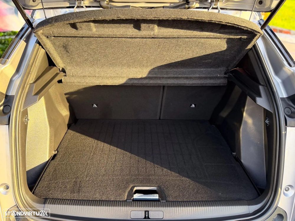 Peugeot 2008 1.2 PureTech GT Pack EAT8 - 13