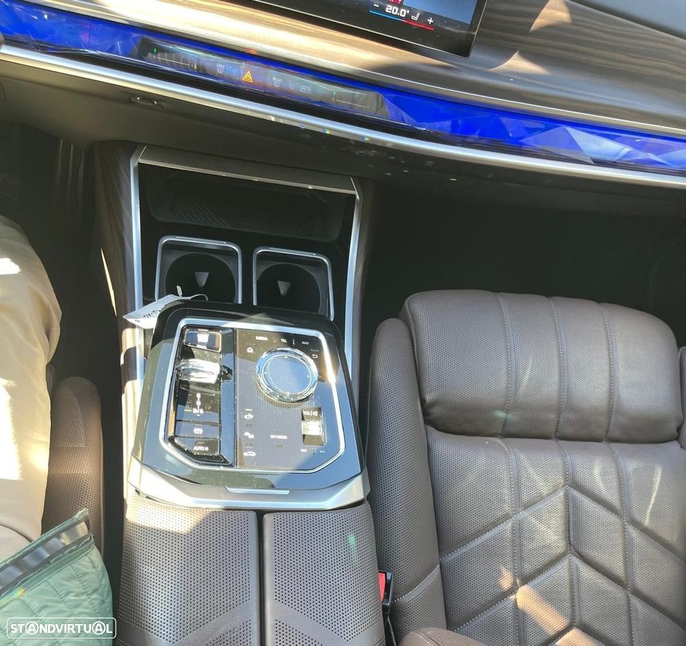BMW 760 M760e xDrive - 27