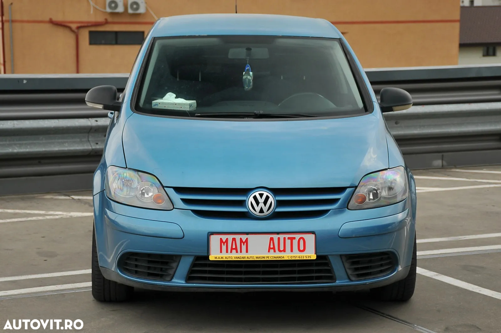 Volkswagen Golf Plus 1.6 FSI Comfortline - 3