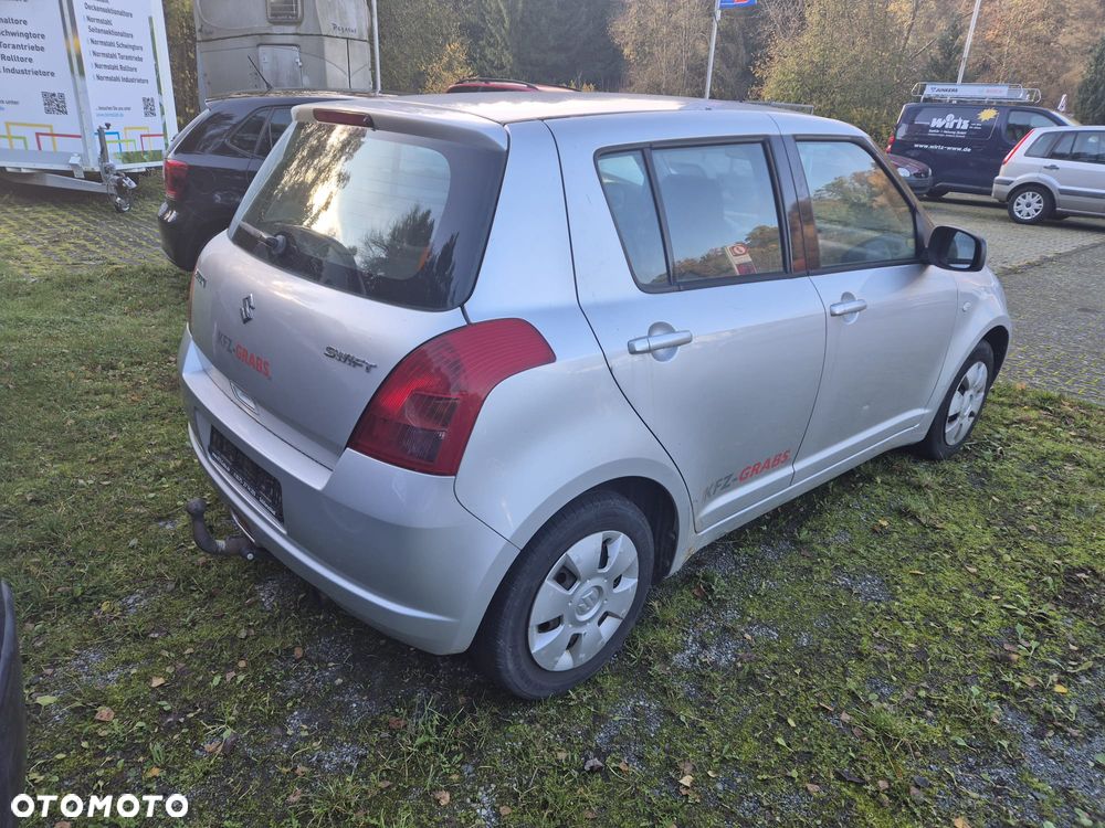 Suzuki Swift 1.3 Comfort dance - 4
