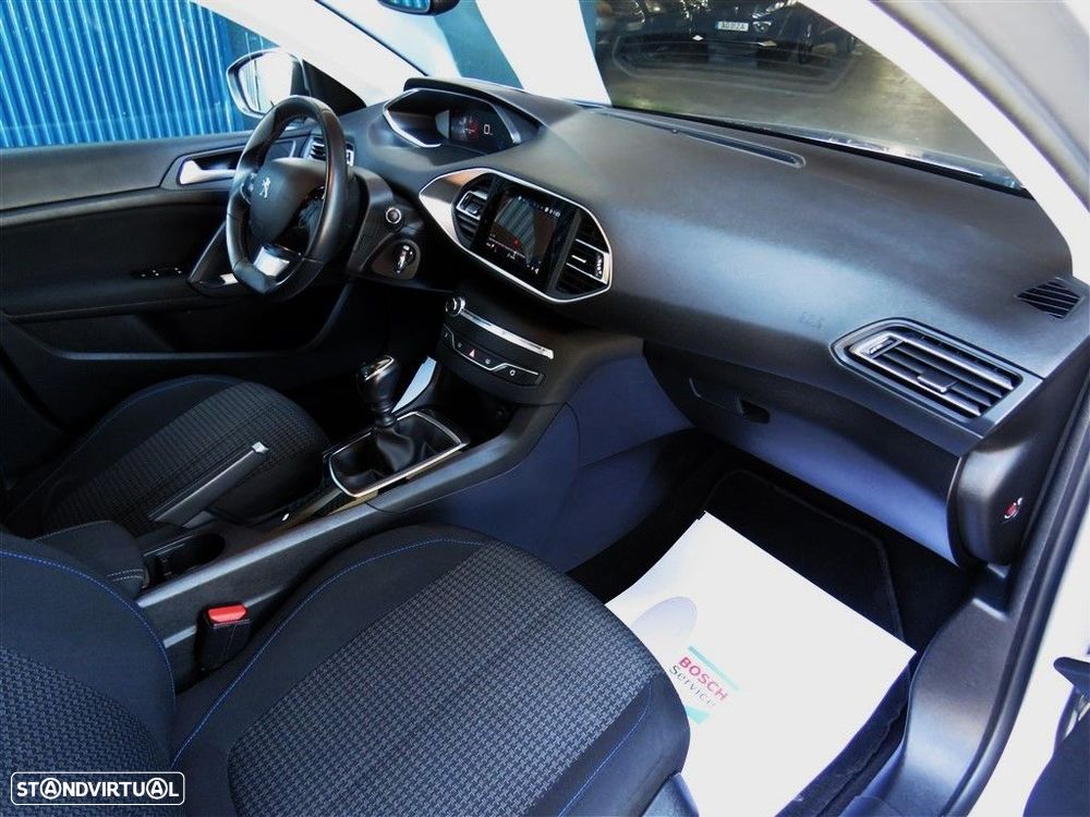 Peugeot 308 1.2 PureTech Style - 16