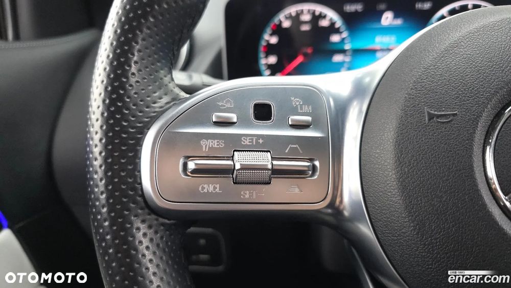 Mercedes-Benz GLA 250 4Matic 8G-DCT AMG Line - 17