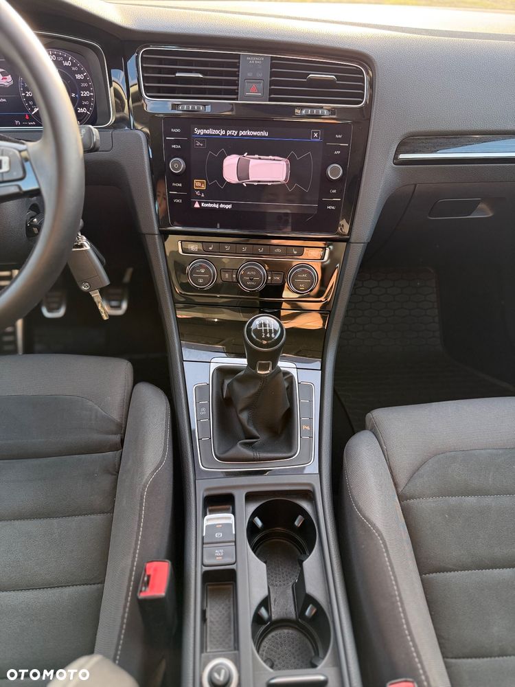 Volkswagen Golf Variant - 23