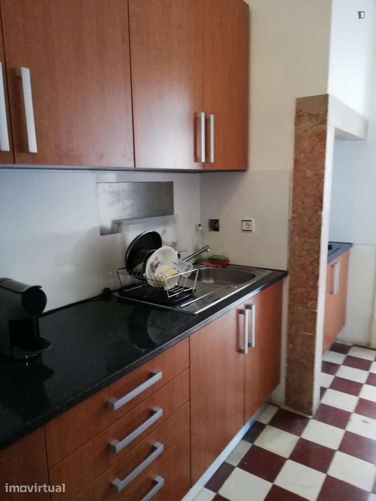Quarto - localizado em Alameda Lisbon - Grande imagem: 5/12