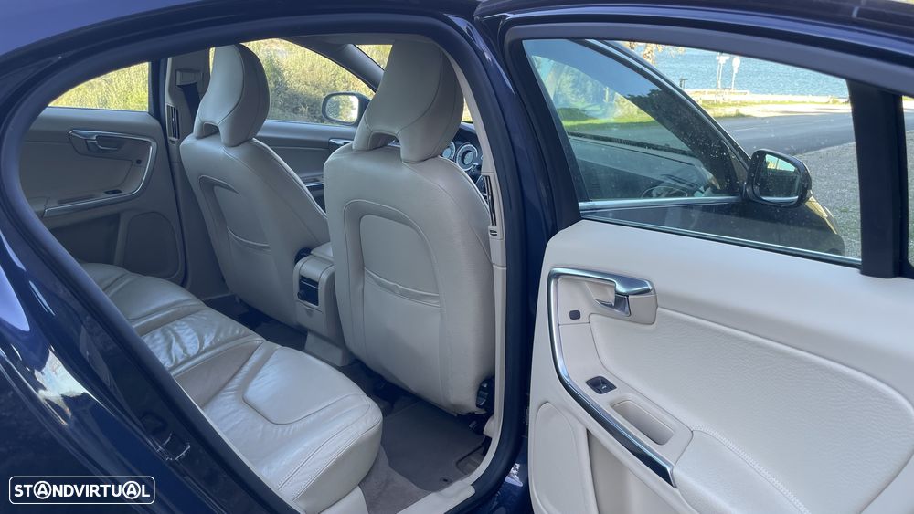 Volvo S60 2.0 D3 Momentum - 19