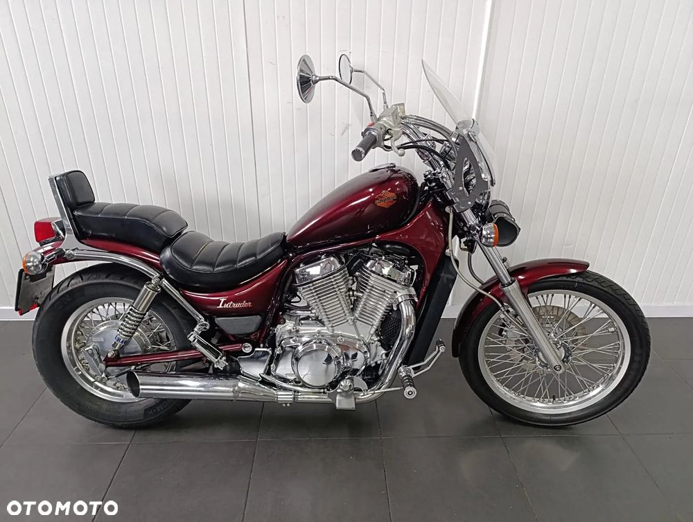 Suzuki Intruder - 2