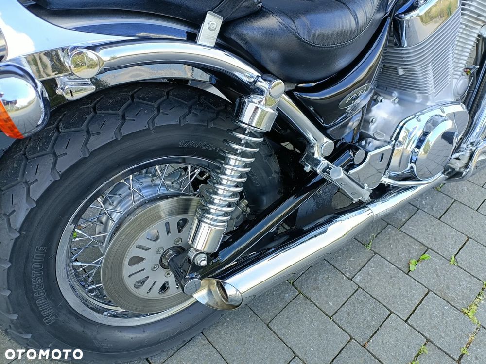 Suzuki Intruder - 7