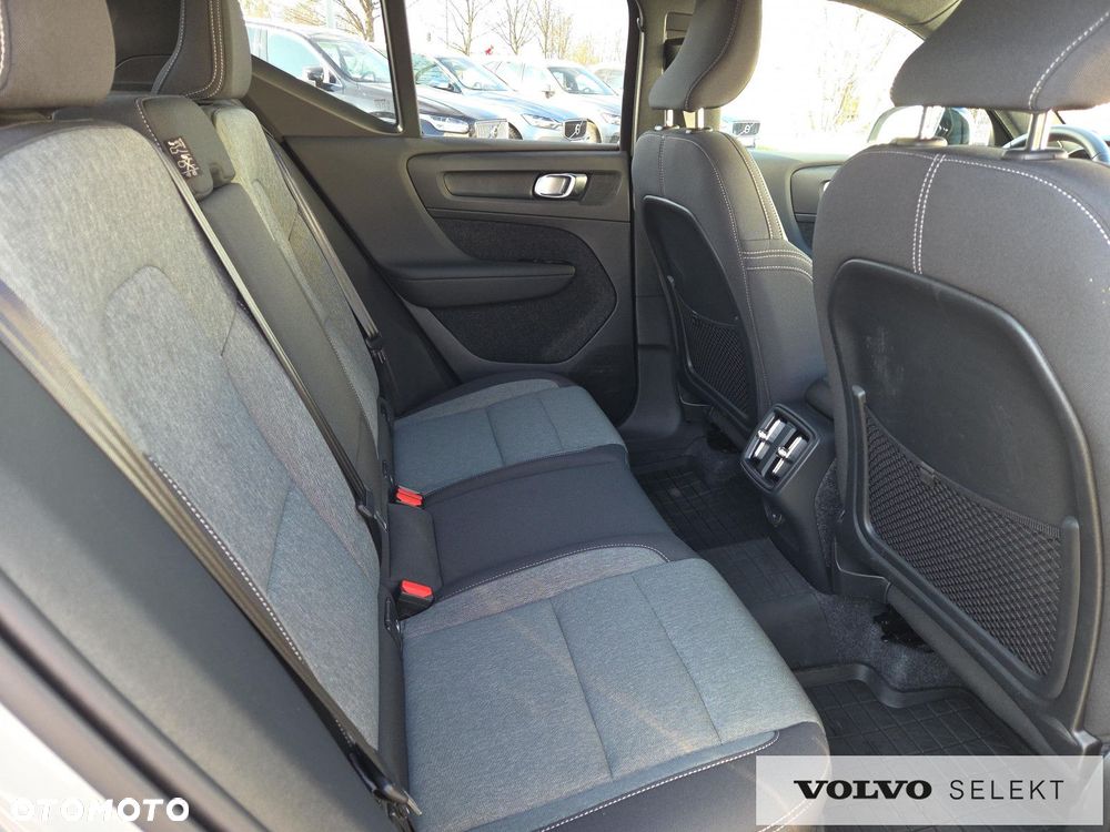 Volvo XC 40 B3 Plus Dark - 13