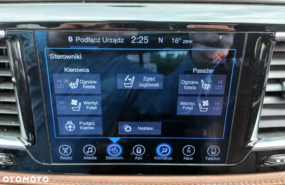 Chrysler Pacifica - 17