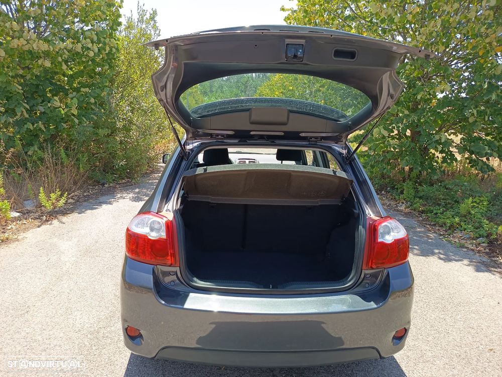 Toyota Auris 1.4 D-4D Comfort - 22