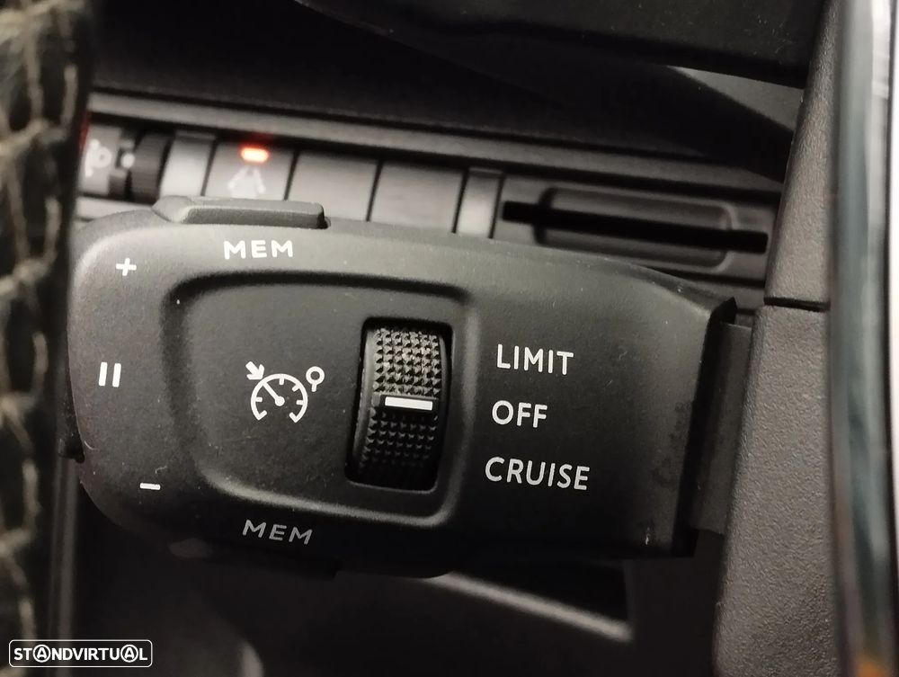 Peugeot 3008 1.5 BlueHDi Allure EAT8 - 24