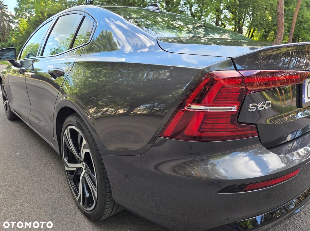 Volvo S60 B5 B AWD Ultimate Dark - 9