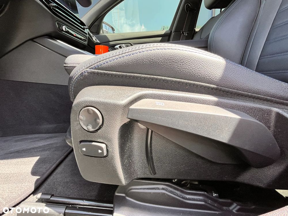 BMW Seria 3 330i xDrive M Sport sport - 18