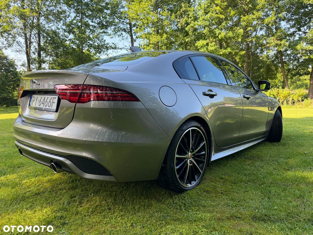 Jaguar XE P250 R-Dynamic S - 11