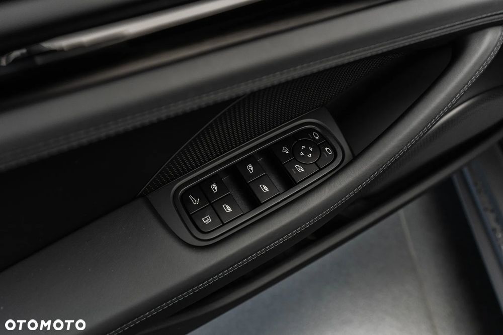 Porsche Panamera 4S E-Hybrid - 27