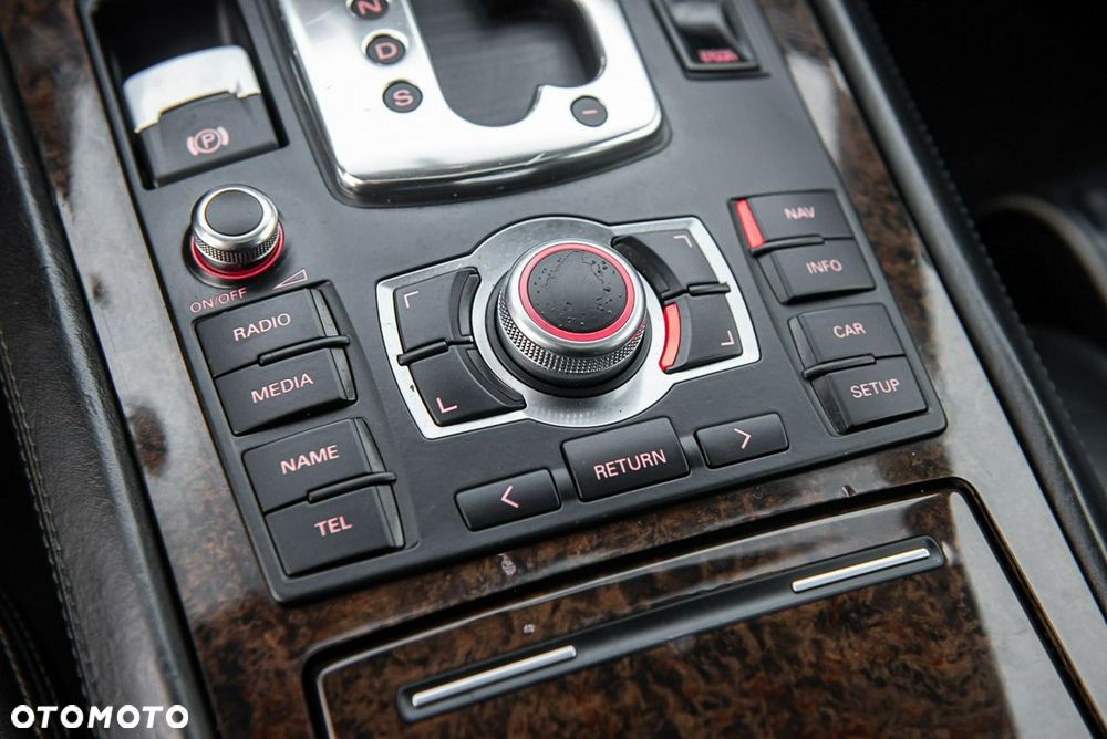 Audi A8 4.2 FSI Quattro - 25