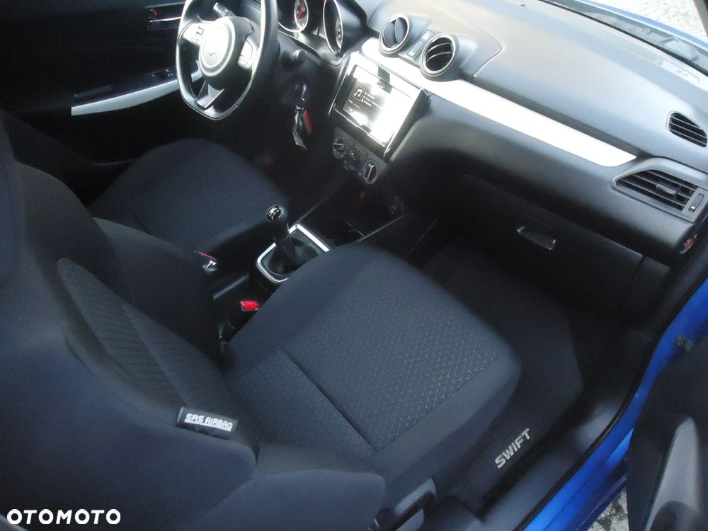 Suzuki Swift 1.2 Premium Plus - 17