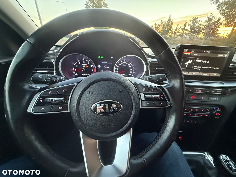 Kia Ceed - 22