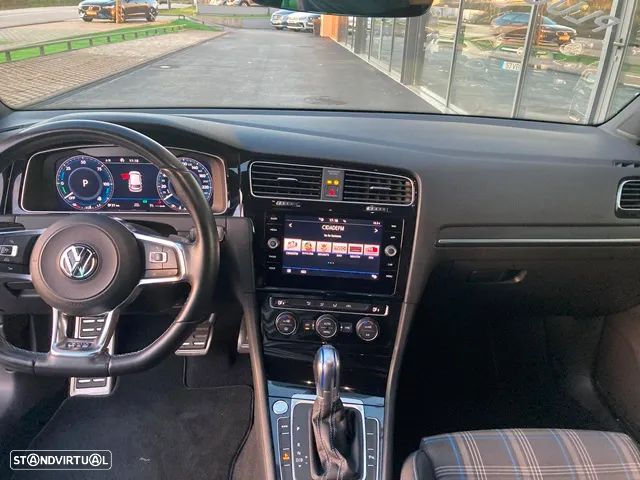 VW Golf 1.4 GTE Plug-In-Hybrid DSG - 23