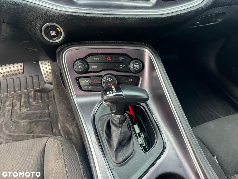 Dodge Challenger Automatik SXT Plus - 13