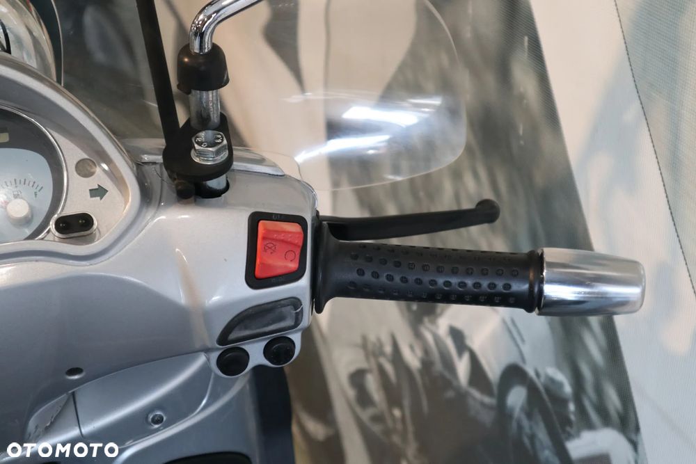 Piaggio Beverly - 12