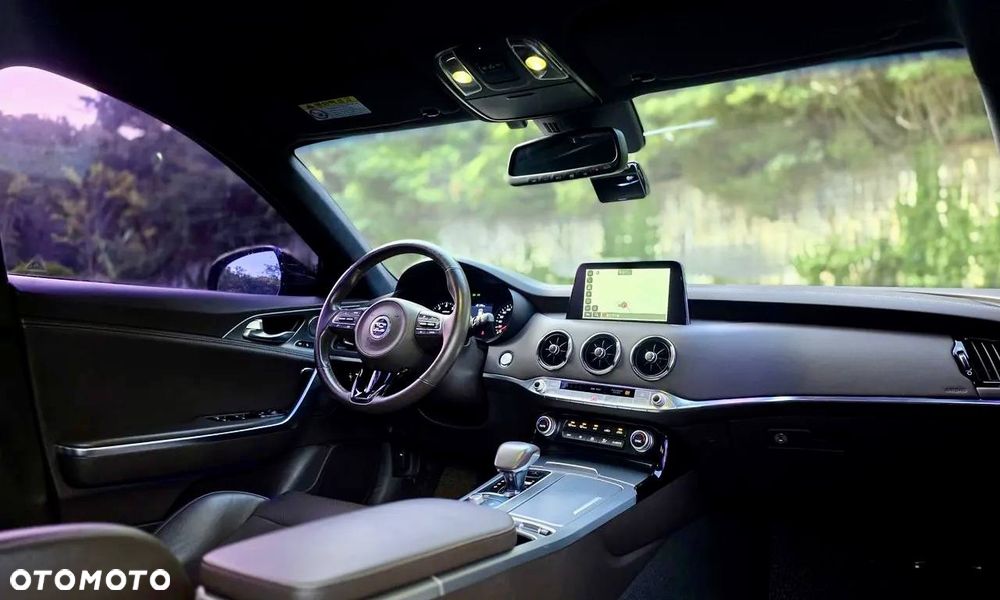 Kia Stinger - 9