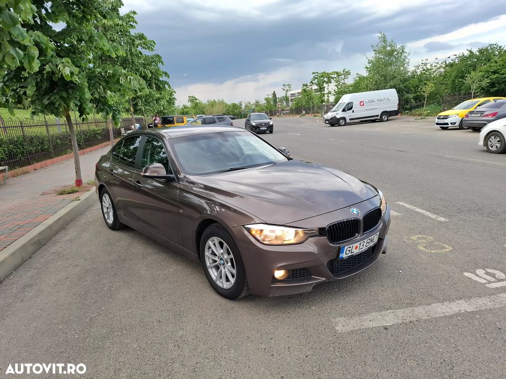 BMW Seria 3 318d Aut. Sport Line - 2