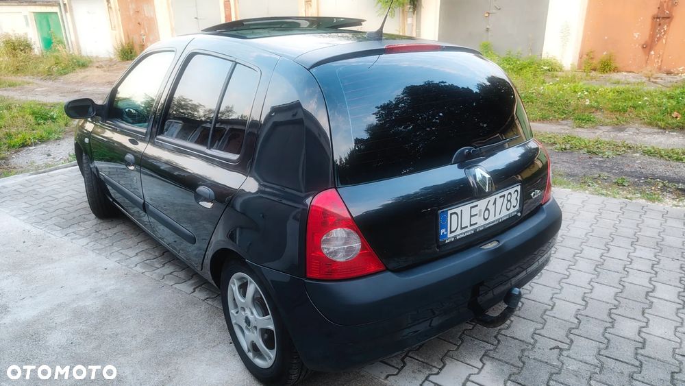 Renault Clio - 32