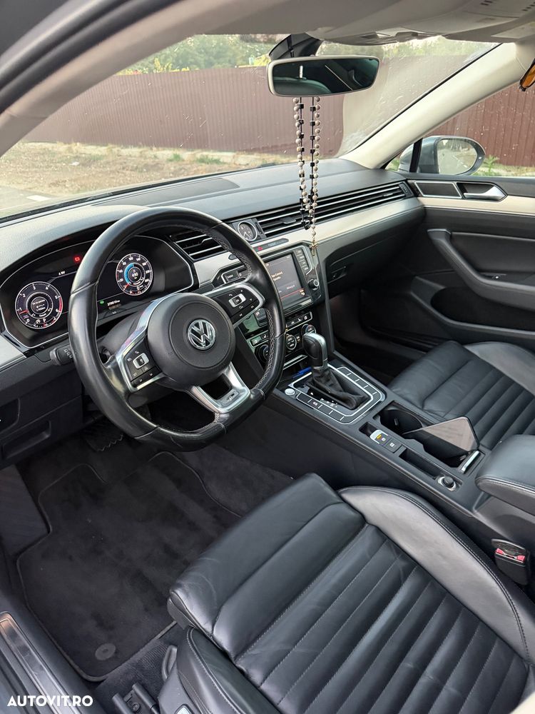 Volkswagen Passat 1.6 TDI SCR DSG Comfortline - 18