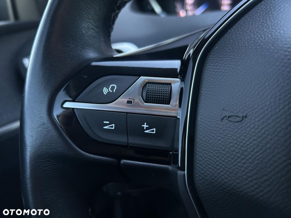 Peugeot 3008 1.5 BlueHDi Allure Pack S&S EAT8 - 23