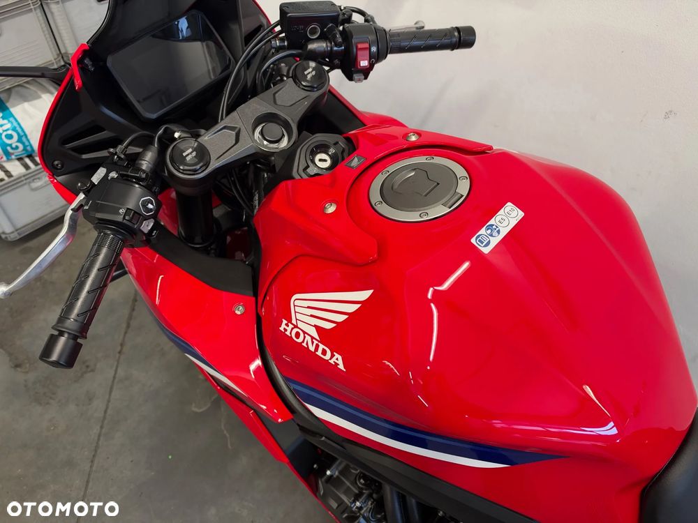 Honda CBR - 25