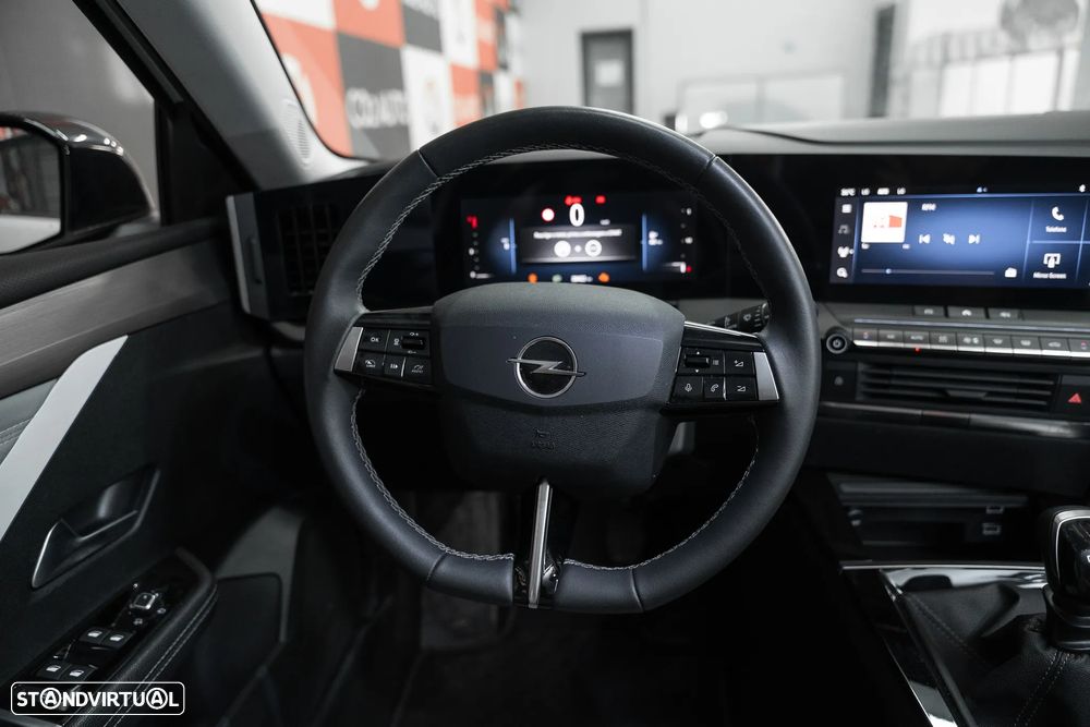 Opel Astra 1.2 T Elegance - 9