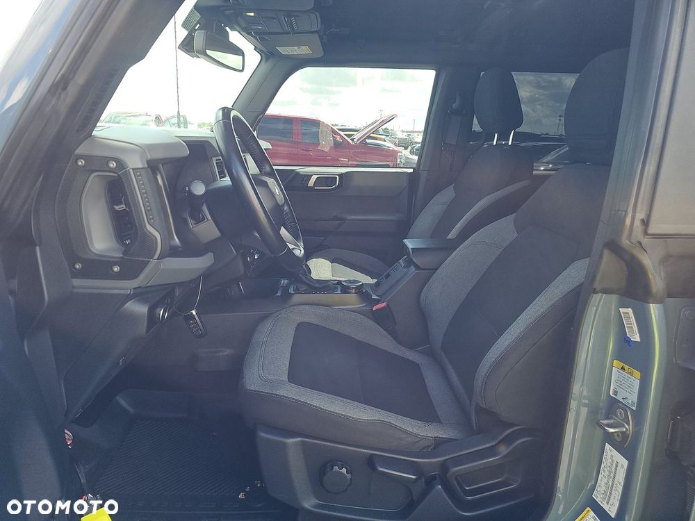 Ford Bronco - 15