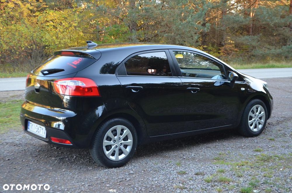 Kia Rio - 12