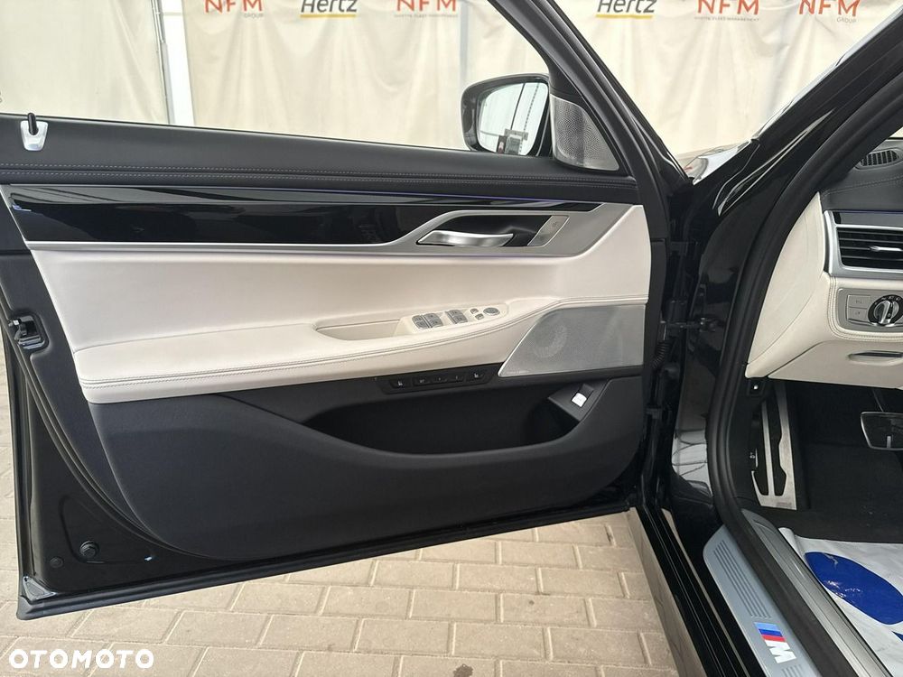 BMW Seria 7 - 11