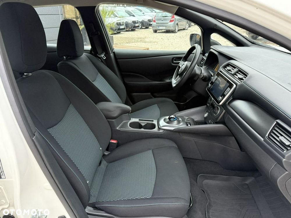 Nissan Leaf 40kWh Visia - 23