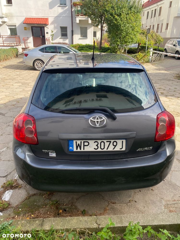 Toyota Auris 2009 photo 5