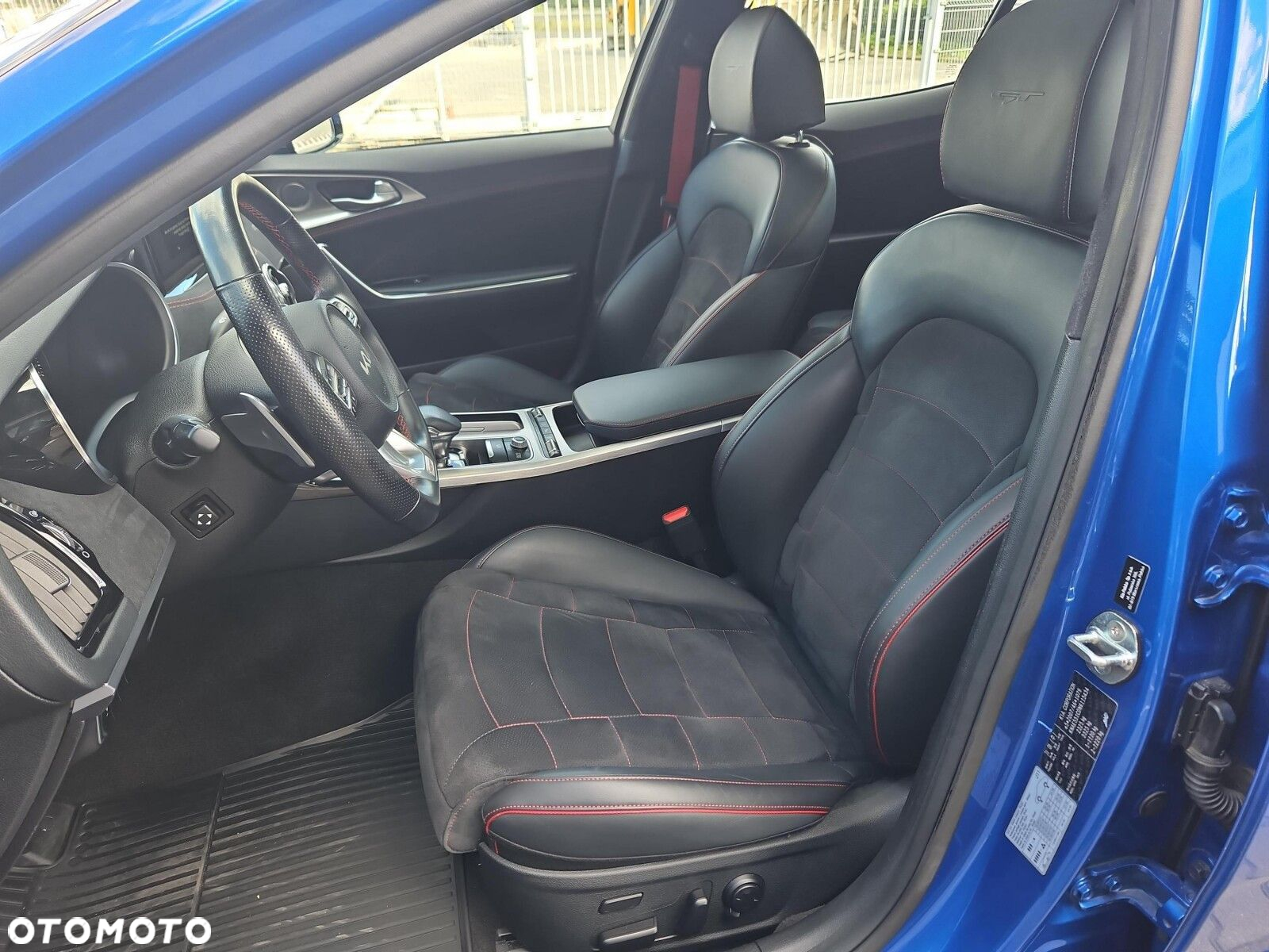 Kia Stinger - 11