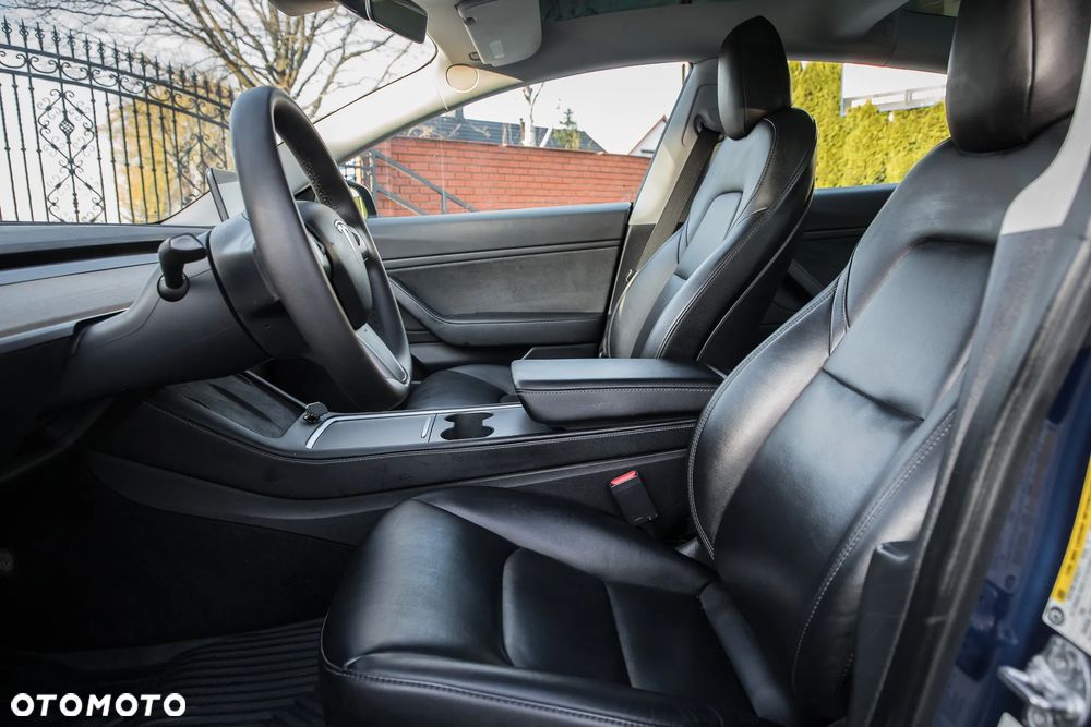 Tesla Model 3 - 14