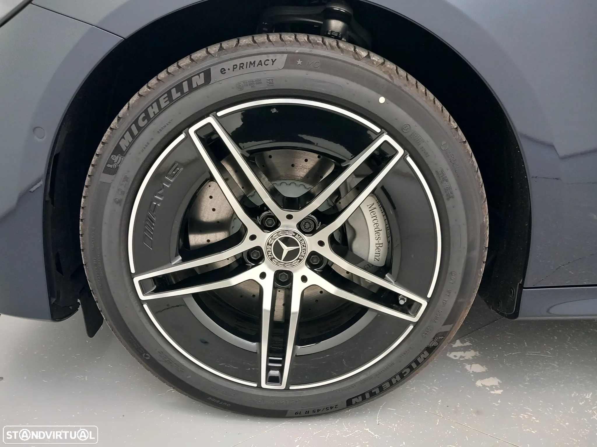 Mercedes-Benz E 300 e AMG Line - 8