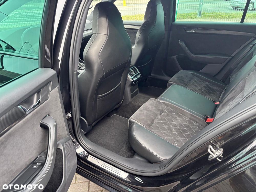 Skoda Superb 2.0 TDI SCR 4x4 Sportline DSG - 12