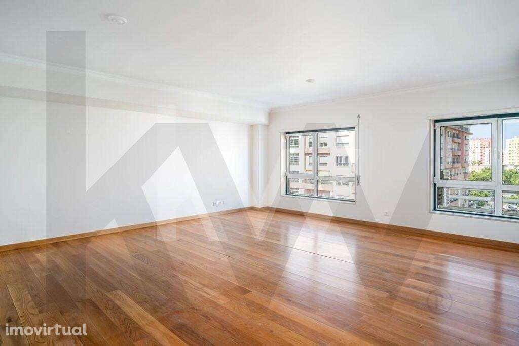 T4 amplo no Parque dos Príncipes | 2 estacionamentos | Ar Condicionado - Grande imagem: 3/26