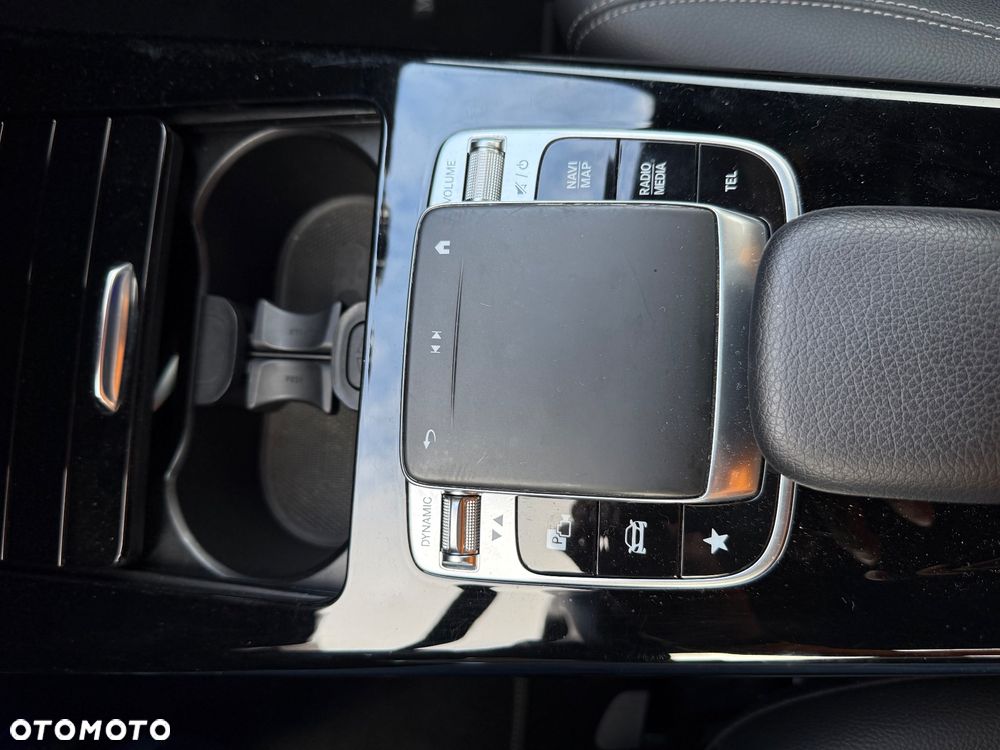 Mercedes-Benz Klasa A 220 4-Matic 7G-DCT - 24
